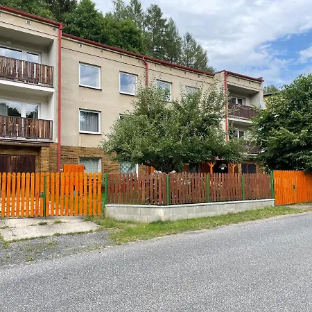 Apartmany Pod Prehradou Хршибска Екстер'єр фото